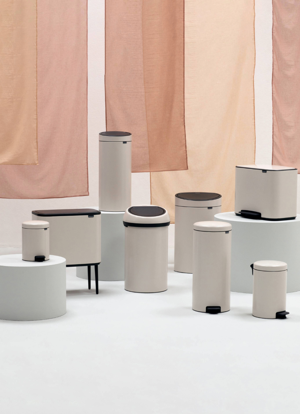 Piezas cubos y papeleras