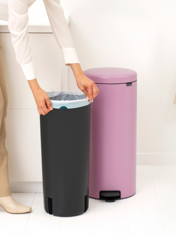 NewIcon Pedal Bin 30 litre - Lilac Pink