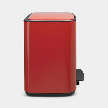 Bo Step on Trash Can 9.5 gallons (36L) - Passion Red