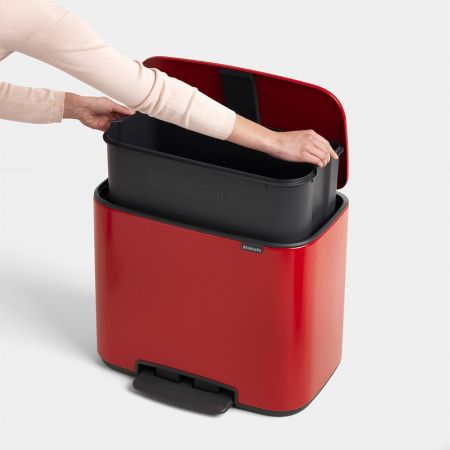 Bo Step on Trash Can 9.5 gallons (36L) - Passion Red