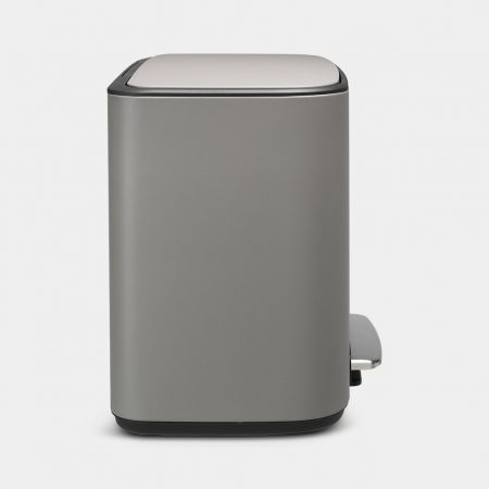 Bo Step on Trash Can 9.5 gallons (36L) - Mineral Concrete Gray