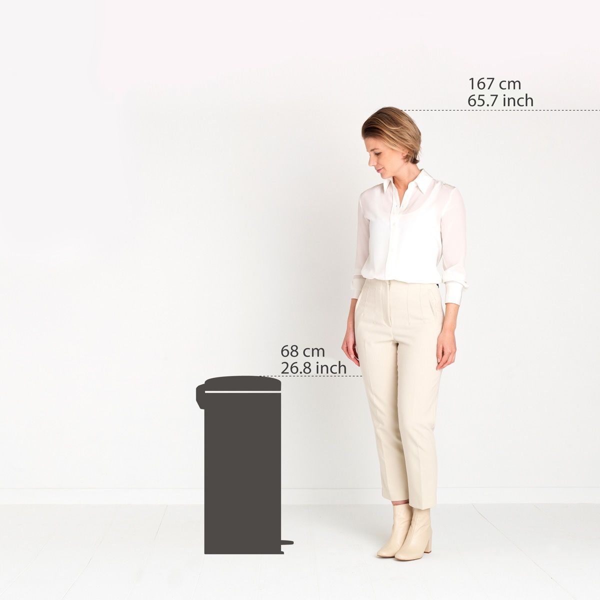 NewIcon Step on Trash Can 8 gallon (30 liter) - Soft Beige