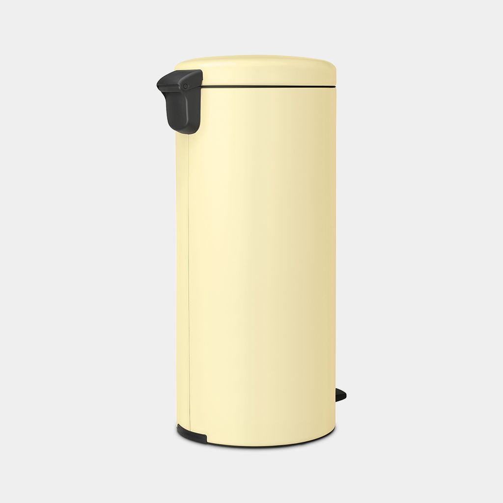 NewIcon Step on Trash Can 8 gallon (30 liter) - Mellow Yellow