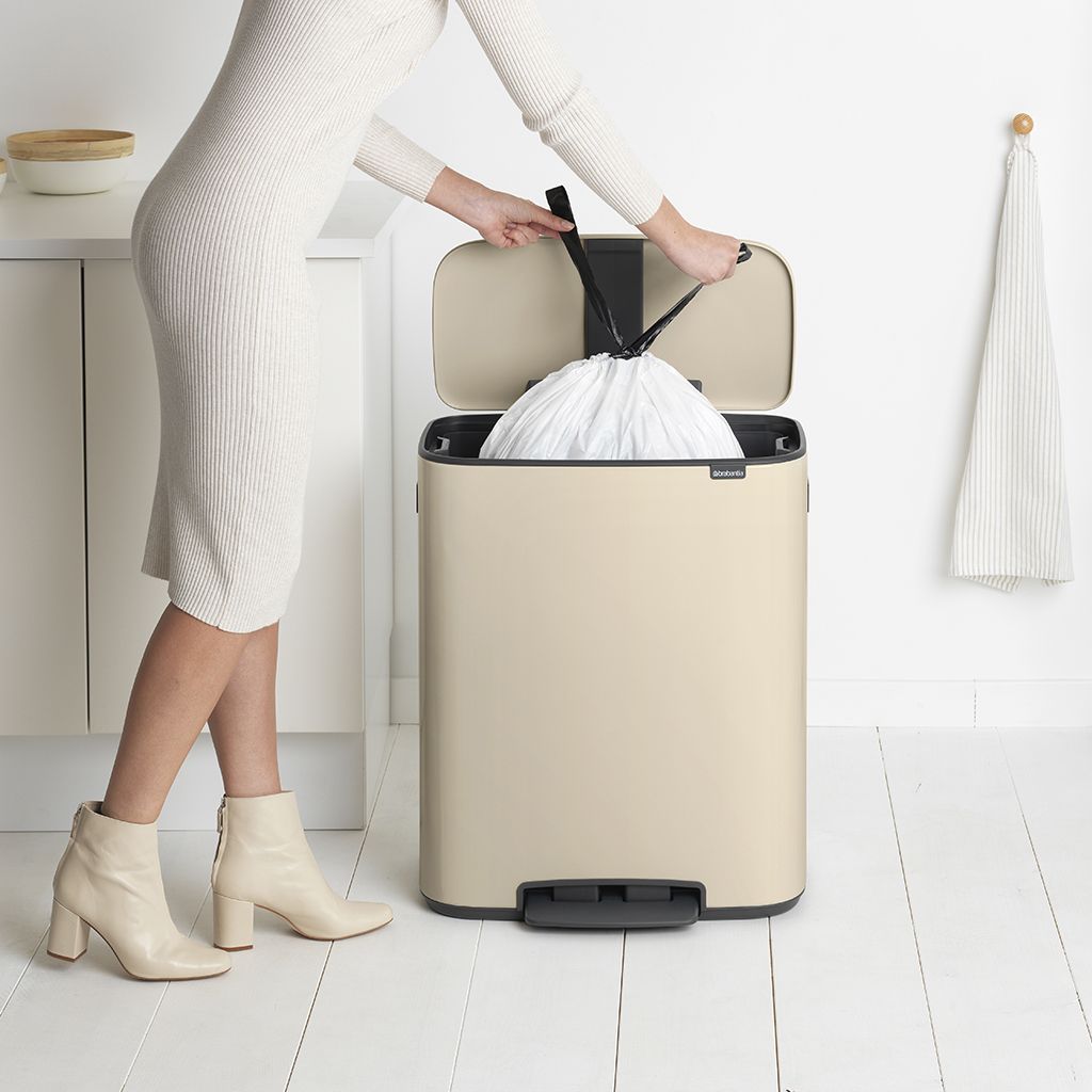 Bo Pedal Bin 60 litre Soft Beige Brabantia