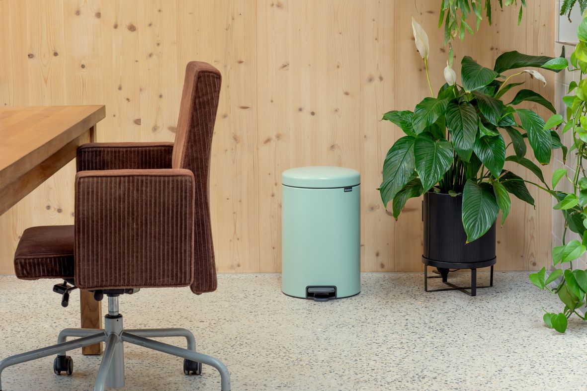 NewIcon Pedal Bin 20 litre Jade Green Brabantia
