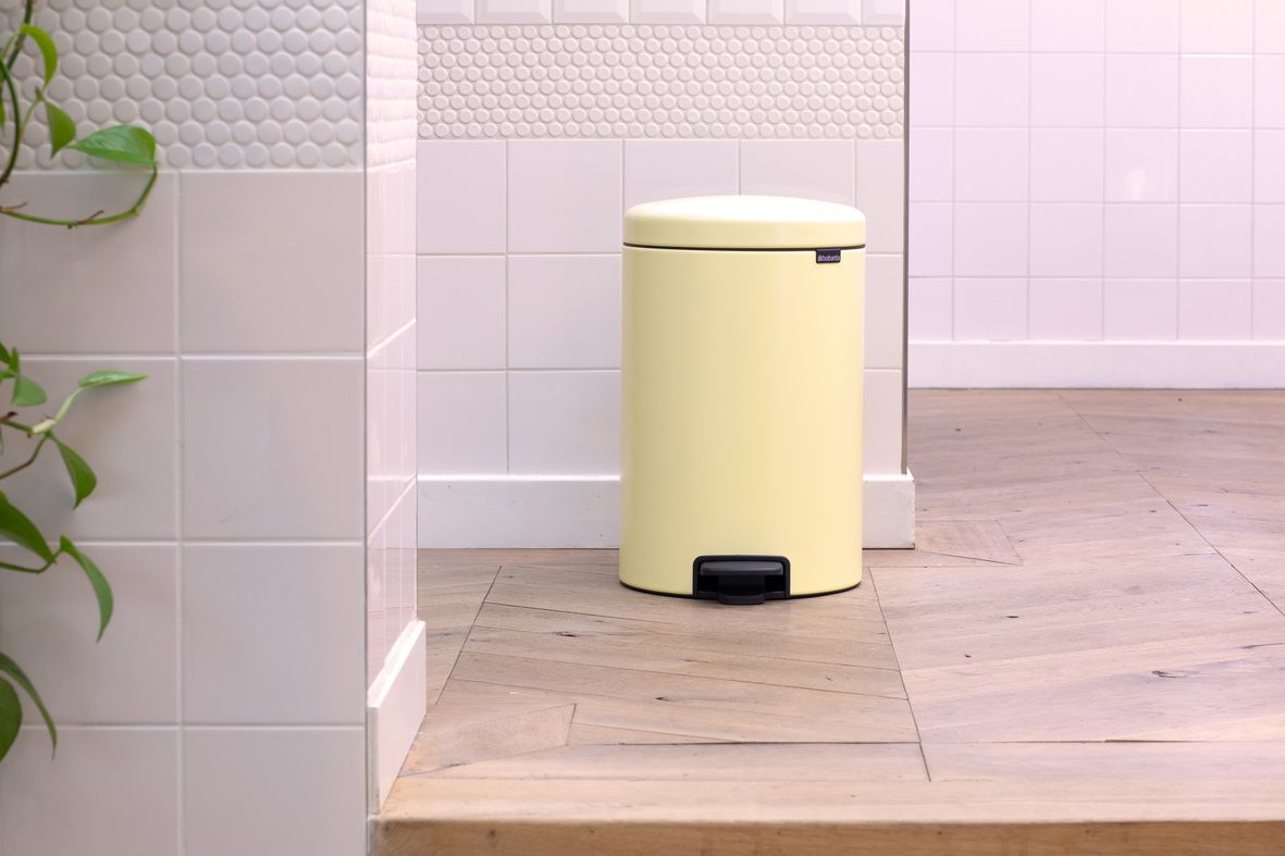 NewIcon Pedal Bin 20 litre - Mellow Yellow | Brabantia