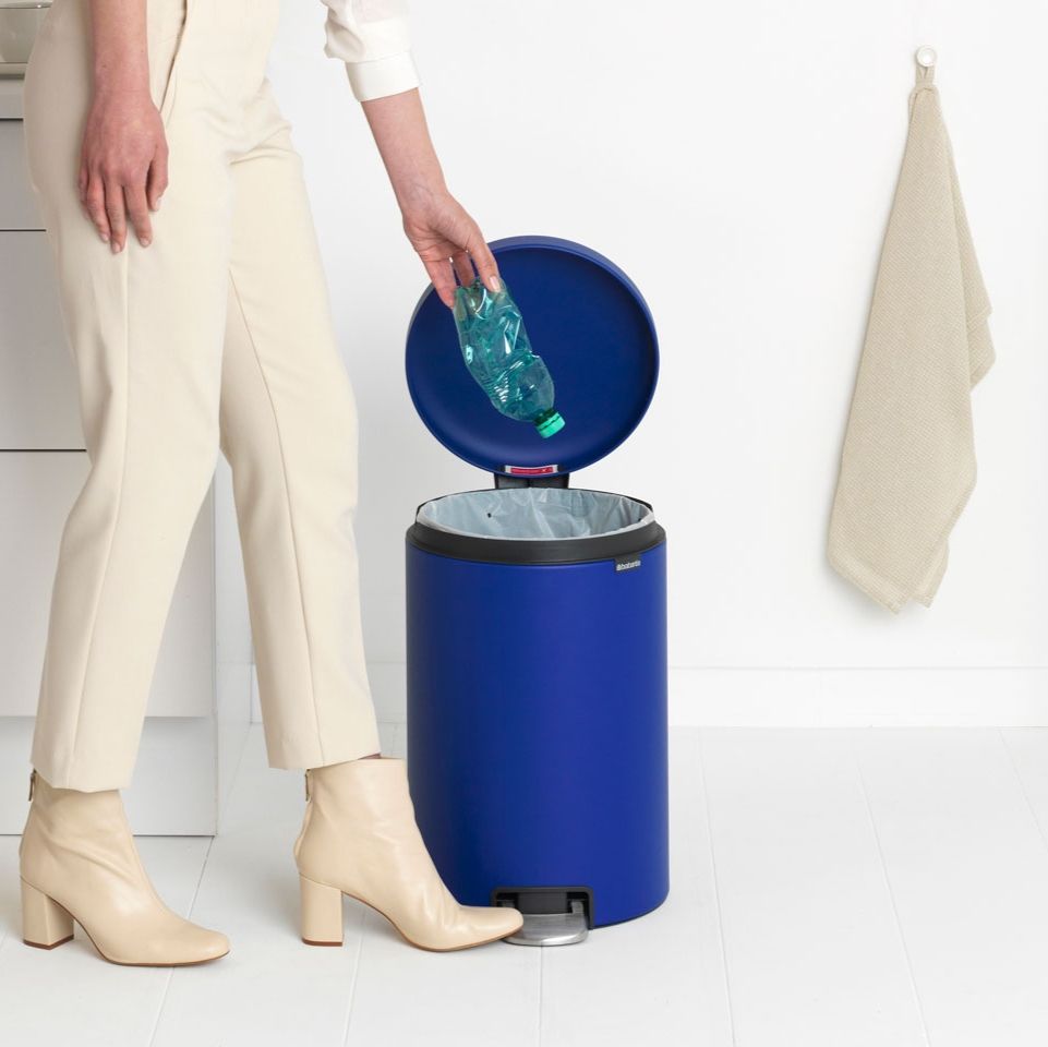 NewIcon Step on Trash Can 5.3 gallon (20L) - Mineral Powerful Blue