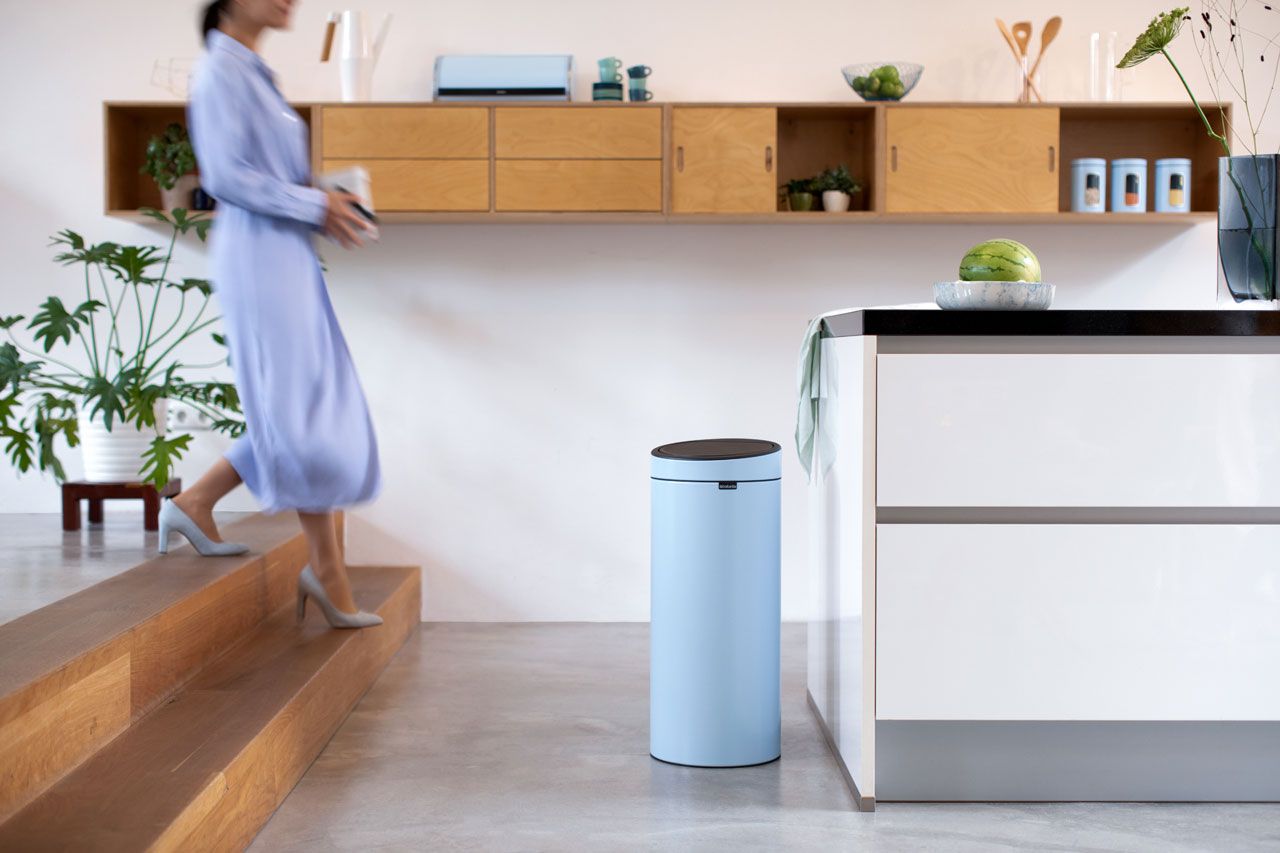 How to replace and clean the catch of a Brabantia Touch Bin, Brabantia