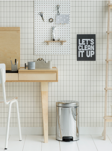 Pattumiera a pedale newIcon 12 litri, secchio interno in metallo - Brilliant Steel