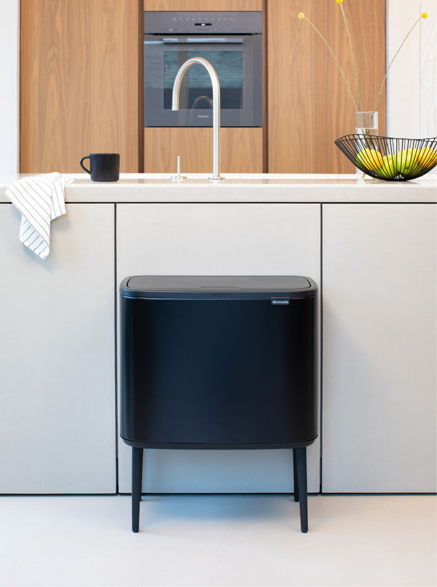 Bo Touch Trash Can 9.5 gallon (36 liter) - Matte Black | Brabantia