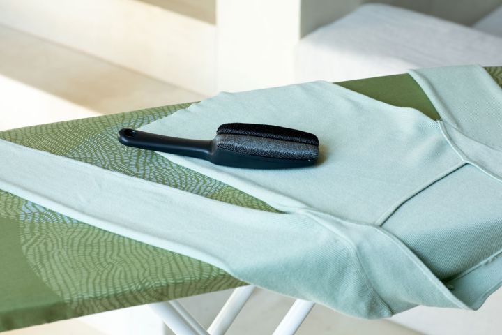 Clothes Brush Dark Gray