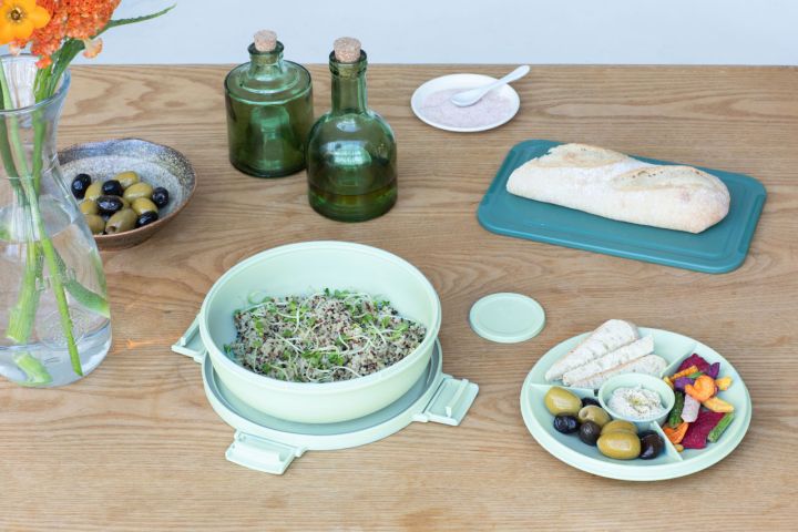 Make & Take Salad Bowl 1.0.8 gallon (0.8 gallon (3 liter), Plastic - Jade Green