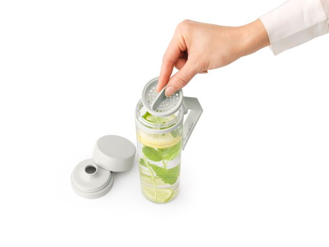 Make & Take Water Bottle With Strainer, 16.9 oz (0.5 L) - Light Gray