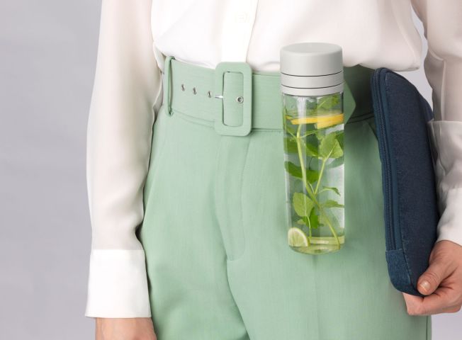 Make & Take Water Bottle With Strainer, 16.9 oz (0.5 L) - Light Gray