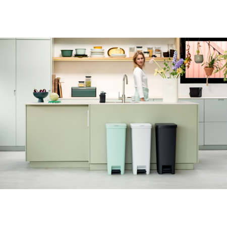 Poubelle à pédale Brabantia Stepup 40 L gris clair