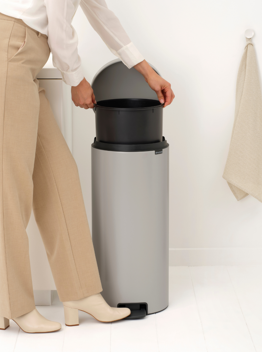 Brabantia Newicon Pedal kanta za smeće unutrašnjost