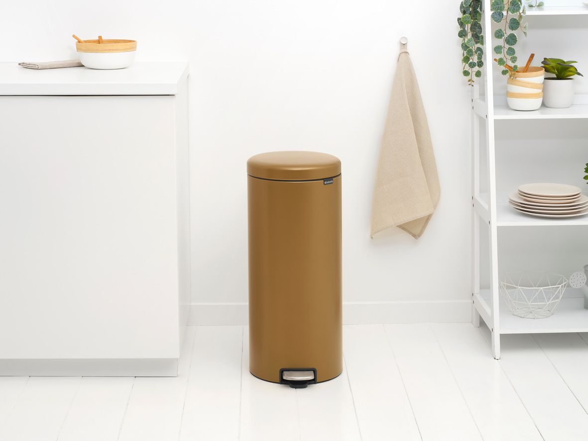 Brabantia Newicon Pedal kanta detalji warm brass