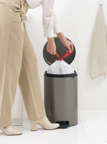 Poubelle à pédale newIcon 20 litres - Platinum
