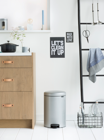 Poubelle à pédale newIcon 20 litres - Metallic Grey