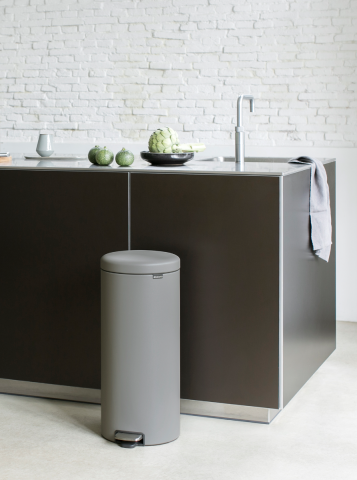 Poubelle à pédale newIcon 30 litres - Mineral Concrete Grey