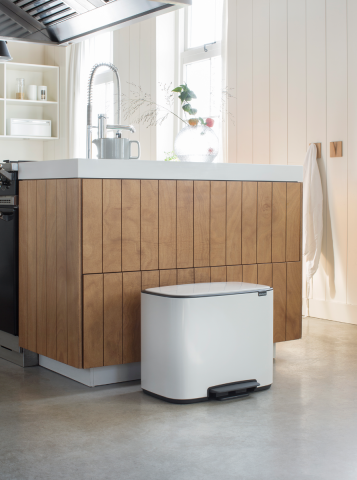 Bo Step on Trash Can 9.5 gallons (36L) - White