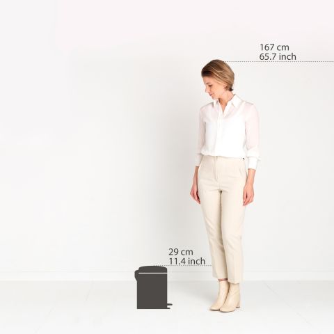 NewIcon Step on Trash Can 1.3 gallon (5 liter) - White