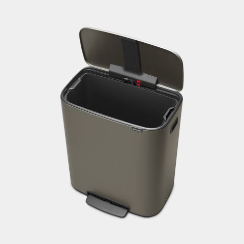 Bo Pedal Bin 60 litre - Platinum