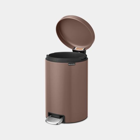 NewIcon Step on Trash Can 1.3 gallon (5 liter) - Satin Taupe