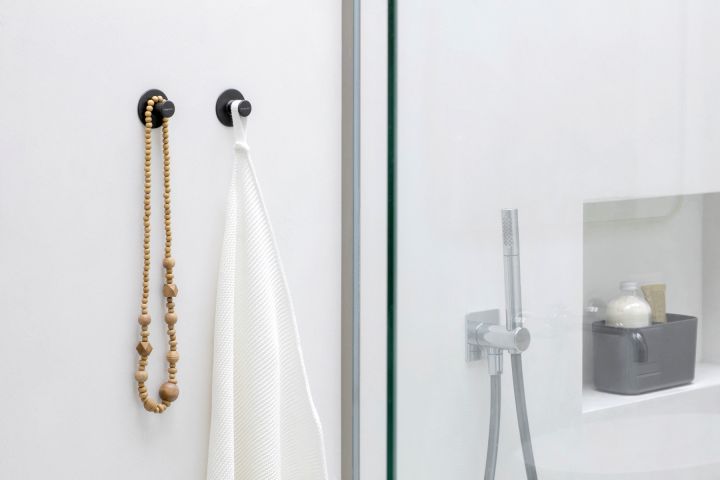 Crochets à serviettes ReNew, kit de 2, vis et papier adhésif inclus - Dark Grey