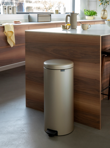 NewIcon Pedal Bin 30 litre - Metallic Gold