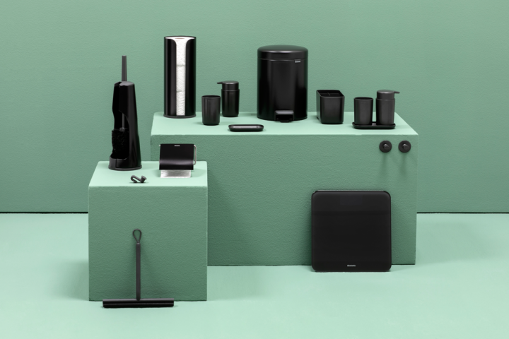 Escobilla de baño con soporte ReNew - Matt Black