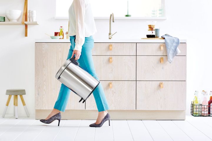 NewIcon Step on Trash Can 3.2 gallon (12 liter) - Matte Steel Fingerprint Proof