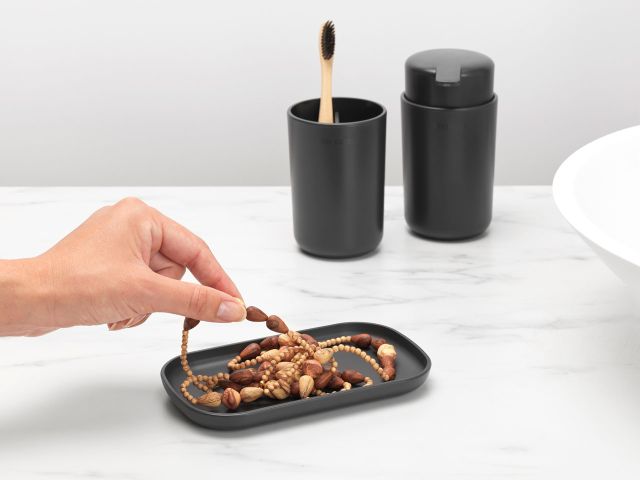 Set de accesorios para el baño ReNew, Set 3 - Dark Grey