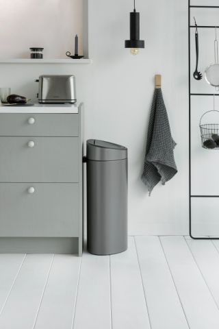 Touch Bin New 40 litre - Platinum